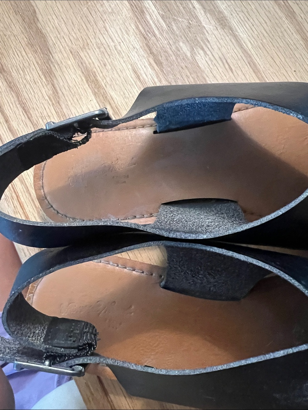 Sandals - Picture 4 of 7